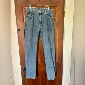 Wrangler straight leg jeans size 34 x 34